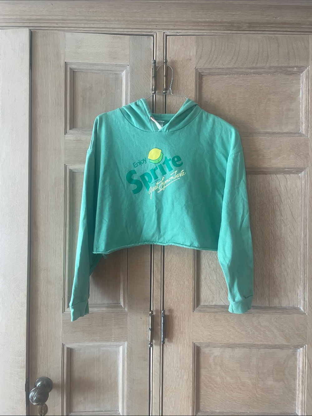 Sprite Cropped Hoodie, Size XL